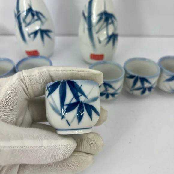 VINTAGE JAPANESE 14 PIECES SAKE SET, 12 CUPS, 2 BOTTLES, BLUE BAMBOO DESIGN - Picture 5 of 14